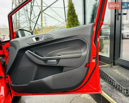 Красный Форд Фиеста, объемом двигателя 1 л и пробегом 56 тыс. км за 8800 $, фото 24 на Automoto.ua