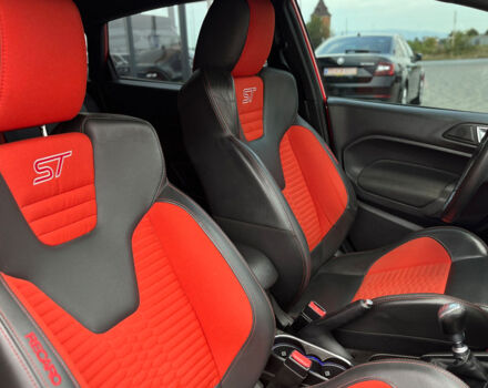 Красный Форд Фиеста, объемом двигателя 1.6 л и пробегом 132 тыс. км за 9500 $, фото 25 на Automoto.ua