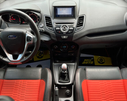 Красный Форд Фиеста, объемом двигателя 1.6 л и пробегом 132 тыс. км за 9500 $, фото 14 на Automoto.ua