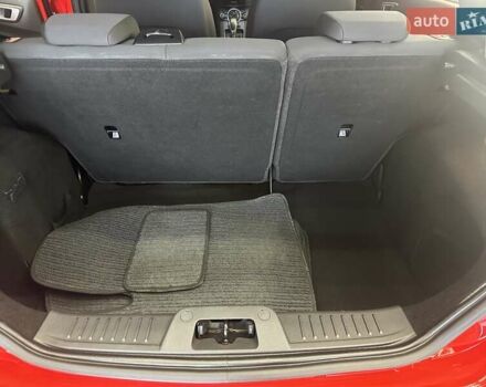 Красный Форд Фиеста, объемом двигателя 1 л и пробегом 65 тыс. км за 9400 $, фото 13 на Automoto.ua