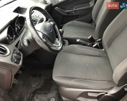 Красный Форд Фиеста, объемом двигателя 1.39 л и пробегом 128 тыс. км за 7950 $, фото 7 на Automoto.ua