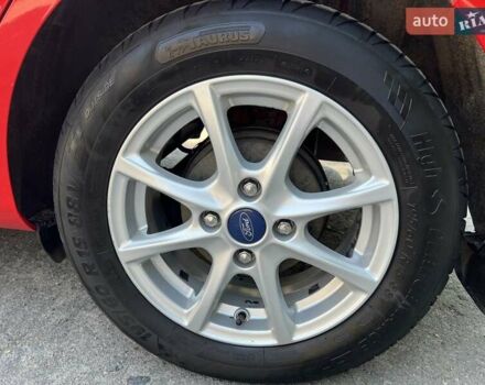 Форд Фиеста 2017 в Тернополе на Automoto.ua Красный Форд Фиеста, объемом двигателя 1 л и пробегом 113 тыс. км за 10300 $, фото 27 на Automoto.ua