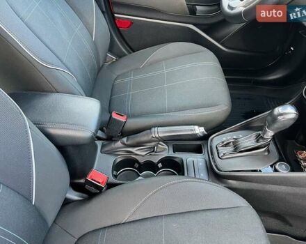 Форд Фиеста 2017 в Тернополе на Automoto.ua Красный Форд Фиеста, объемом двигателя 1 л и пробегом 113 тыс. км за 10300 $, фото 8 на Automoto.ua