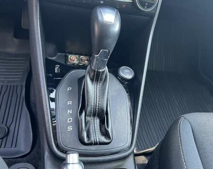 Форд Фиеста 2017 в Тернополе на Automoto.ua Красный Форд Фиеста, объемом двигателя 1 л и пробегом 113 тыс. км за 10300 $, фото 35 на Automoto.ua