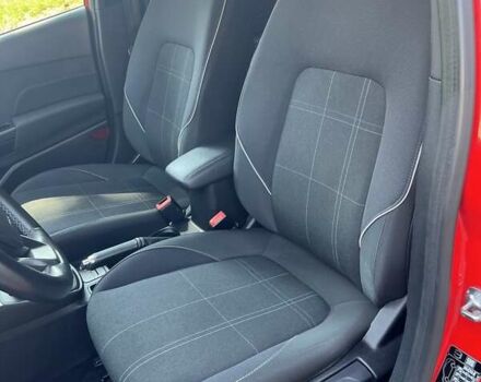 Форд Фиеста 2017 в Тернополе на Automoto.ua Красный Форд Фиеста, объемом двигателя 1 л и пробегом 113 тыс. км за 10300 $, фото 34 на Automoto.ua