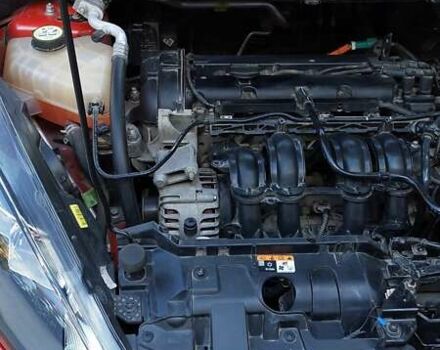 Червоний Форд Фієста, об'ємом двигуна 1.24 л та пробігом 39 тис. км за 9100 $, фото 20 на Automoto.ua