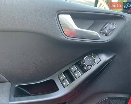 Форд Фиеста 2017 в Тернополе на Automoto.ua Красный Форд Фиеста, объемом двигателя 1 л и пробегом 113 тыс. км за 10300 $, фото 30 на Automoto.ua