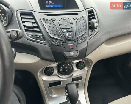 Красный Форд Фиеста, объемом двигателя 1.6 л и пробегом 189 тыс. км за 8999 $, фото 17 на Automoto.ua