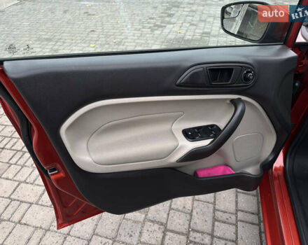 Красный Форд Фиеста, объемом двигателя 1.6 л и пробегом 189 тыс. км за 8999 $, фото 5 на Automoto.ua