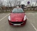 Красный Форд Фиеста, объемом двигателя 1 л и пробегом 125 тыс. км за 8800 $, фото 1 на Automoto.ua