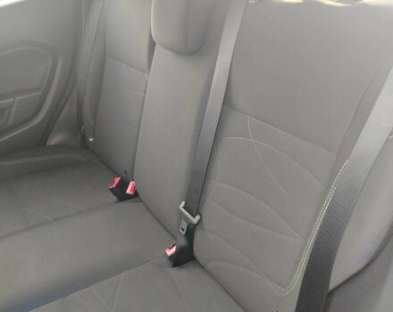 Красный Форд Фиеста, объемом двигателя 1.6 л и пробегом 84 тыс. км за 8000 $, фото 4 на Automoto.ua