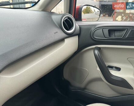 Красный Форд Фиеста, объемом двигателя 1.6 л и пробегом 189 тыс. км за 8999 $, фото 18 на Automoto.ua