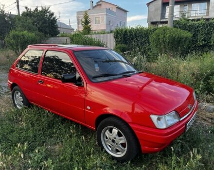 Красный Форд Фиеста, объемом двигателя 1.1 л и пробегом 3 тыс. км за 1350 $, фото 1 на Automoto.ua