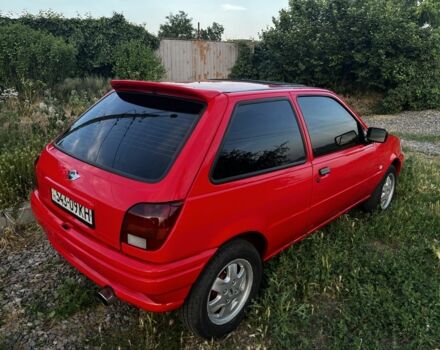 Красный Форд Фиеста, объемом двигателя 1.1 л и пробегом 3 тыс. км за 1350 $, фото 2 на Automoto.ua