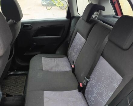 Червоний Форд Фієста, об'ємом двигуна 1.4 л та пробігом 180 тис. км за 4200 $, фото 14 на Automoto.ua