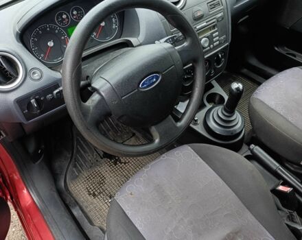 Червоний Форд Фієста, об'ємом двигуна 1.4 л та пробігом 180 тис. км за 4200 $, фото 7 на Automoto.ua