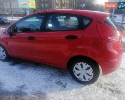 Красный Форд Фиеста, объемом двигателя 1.24 л и пробегом 25 тыс. км за 6800 $, фото 3 на Automoto.ua