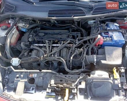 Красный Форд Фиеста, объемом двигателя 1.6 л и пробегом 181 тыс. км за 4999 $, фото 7 на Automoto.ua