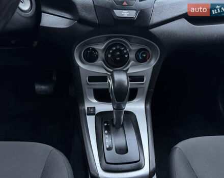 Красный Форд Фиеста, объемом двигателя 1.6 л и пробегом 150 тыс. км за 6599 $, фото 70 на Automoto.ua