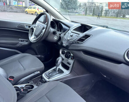 Красный Форд Фиеста, объемом двигателя 1.6 л и пробегом 150 тыс. км за 6599 $, фото 33 на Automoto.ua