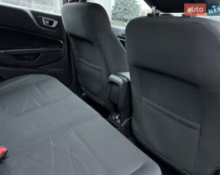 Красный Форд Фиеста, объемом двигателя 1.6 л и пробегом 150 тыс. км за 6599 $, фото 42 на Automoto.ua