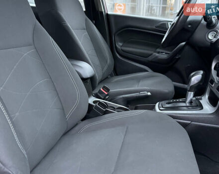 Красный Форд Фиеста, объемом двигателя 1.6 л и пробегом 150 тыс. км за 6599 $, фото 38 на Automoto.ua