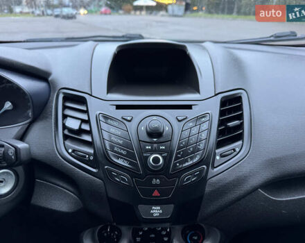 Красный Форд Фиеста, объемом двигателя 1.6 л и пробегом 150 тыс. км за 6599 $, фото 71 на Automoto.ua