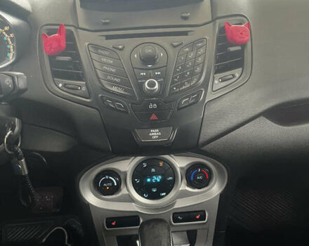 Червоний Форд Фієста, об'ємом двигуна 1.6 л та пробігом 243 тис. км за 7500 $, фото 15 на Automoto.ua