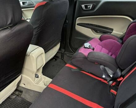 Красный Форд Фиеста, объемом двигателя 1.6 л и пробегом 220 тыс. км за 7200 $, фото 2 на Automoto.ua