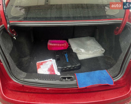 Червоний Форд Фієста, об'ємом двигуна 1.6 л та пробігом 243 тис. км за 7500 $, фото 9 на Automoto.ua