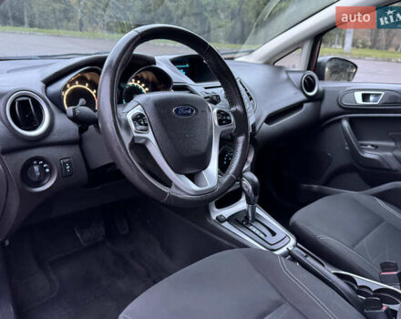Красный Форд Фиеста, объемом двигателя 1.6 л и пробегом 150 тыс. км за 6599 $, фото 53 на Automoto.ua