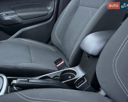 Красный Форд Фиеста, объемом двигателя 1.6 л и пробегом 150 тыс. км за 6599 $, фото 64 на Automoto.ua