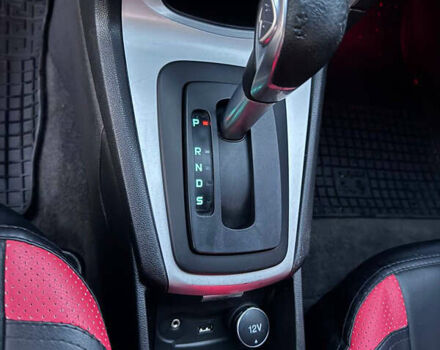 Красный Форд Фиеста, объемом двигателя 1.6 л и пробегом 138 тыс. км за 7000 $, фото 12 на Automoto.ua