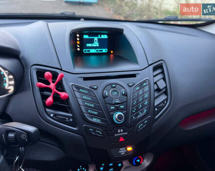 Красный Форд Фиеста, объемом двигателя 1.6 л и пробегом 138 тыс. км за 7000 $, фото 8 на Automoto.ua