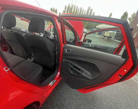 Червоний Форд Фієста, об'ємом двигуна 1 л та пробігом 95 тис. км за 9000 $, фото 19 на Automoto.ua
