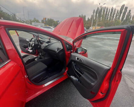 Червоний Форд Фієста, об'ємом двигуна 1 л та пробігом 95 тис. км за 9000 $, фото 21 на Automoto.ua