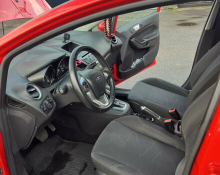 Червоний Форд Фієста, об'ємом двигуна 1 л та пробігом 95 тис. км за 9000 $, фото 25 на Automoto.ua