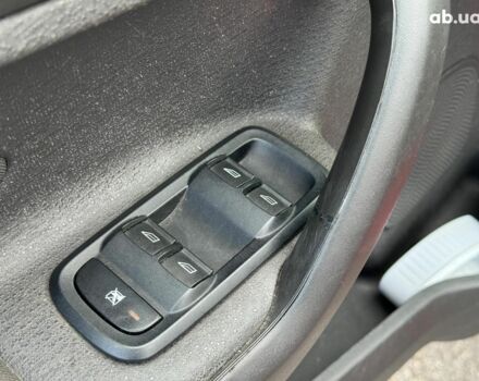 Форд Фиеста 2016 в Виннице на Automoto.ua Красный Форд Фиеста, объемом двигателя 1.6 л и пробегом 136 тыс. км за 7690 $, фото 12 на Automoto.ua