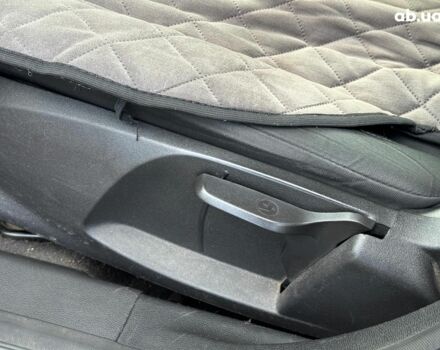 Форд Фиеста 2016 в Виннице на Automoto.ua Красный Форд Фиеста, объемом двигателя 1.6 л и пробегом 136 тыс. км за 7690 $, фото 15 на Automoto.ua