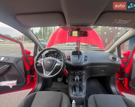 Червоний Форд Фієста, об'ємом двигуна 1 л та пробігом 95 тис. км за 9000 $, фото 15 на Automoto.ua