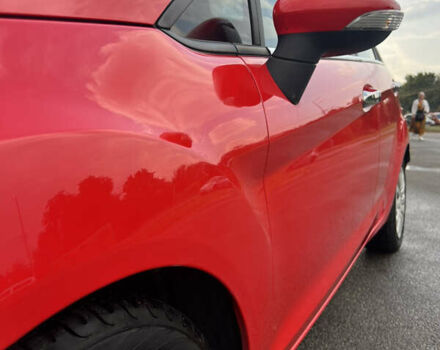 Червоний Форд Фієста, об'ємом двигуна 1 л та пробігом 95 тис. км за 9000 $, фото 4 на Automoto.ua