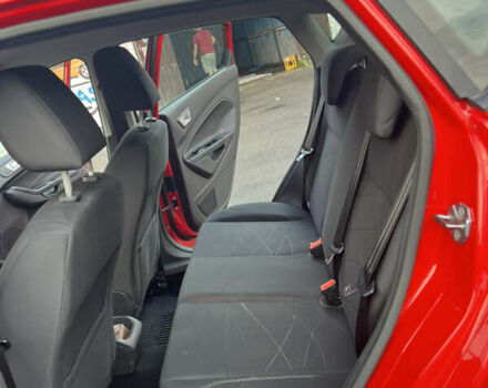 Червоний Форд Фієста, об'ємом двигуна 1 л та пробігом 95 тис. км за 9000 $, фото 27 на Automoto.ua