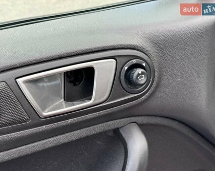 Форд Фиеста 2016 в Виннице на Automoto.ua Красный Форд Фиеста, объемом двигателя 1.6 л и пробегом 136 тыс. км за 7690 $, фото 13 на Automoto.ua