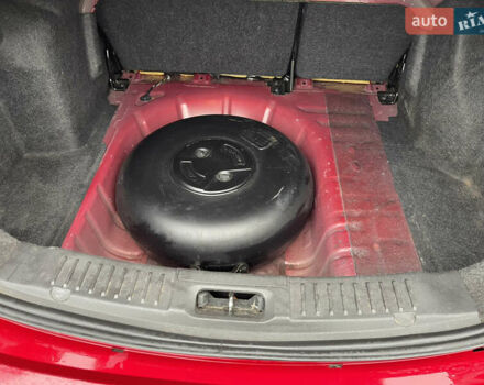 Красный Форд Фиеста, объемом двигателя 1.6 л и пробегом 122 тыс. км за 8400 $, фото 13 на Automoto.ua