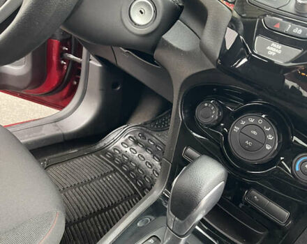 Красный Форд Фиеста, объемом двигателя 1.6 л и пробегом 122 тыс. км за 8400 $, фото 8 на Automoto.ua