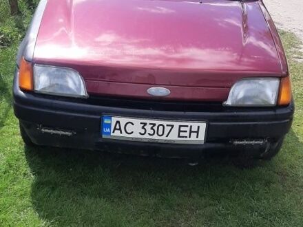 Красный Форд Фиеста, объемом двигателя 1.4 л и пробегом 200 тыс. км за 1100 $, фото 1 на Automoto.ua