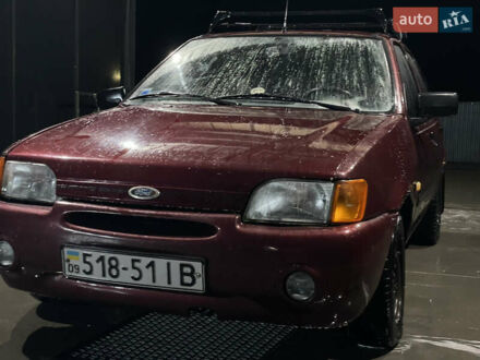 Красный Форд Фиеста, объемом двигателя 1.1 л и пробегом 300 тыс. км за 1100 $, фото 1 на Automoto.ua