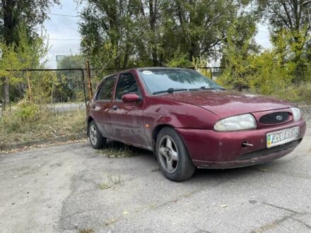 Форд Фиеста 1998 в Запорожье на Automoto.ua Красный Форд Фиеста, объемом двигателя 1.3 л и пробегом 300 тыс. км за 650 $, фото 1 на Automoto.ua
