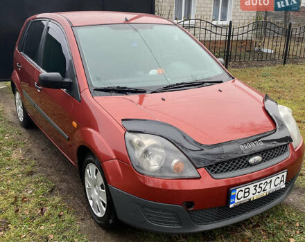 Червоний Форд Фієста, об'ємом двигуна 1.24 л та пробігом 226 тис. км за 3600 $, фото 1 на Automoto.ua