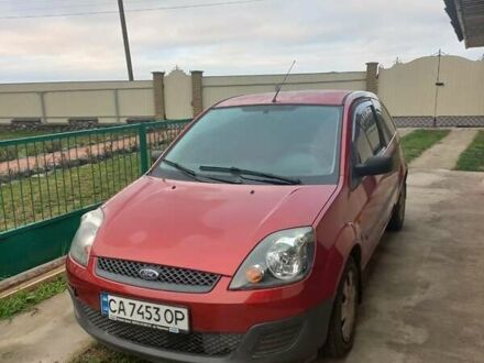Красный Форд Фиеста, объемом двигателя 1.3 л и пробегом 85 тыс. км за 4200 $, фото 1 на Automoto.ua